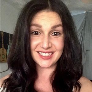 Meet your Posher, Cassandra